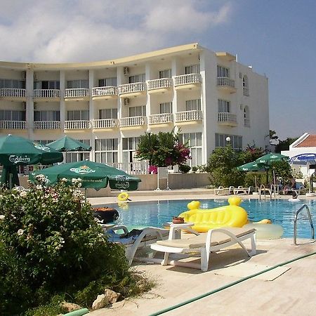 Sempati Hotel Lapithos  Exteriör bild