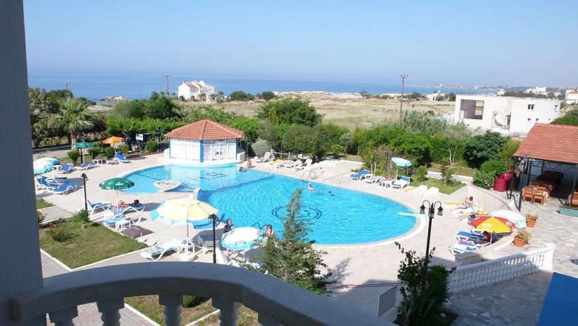 Sempati Hotel Lapithos  Exteriör bild