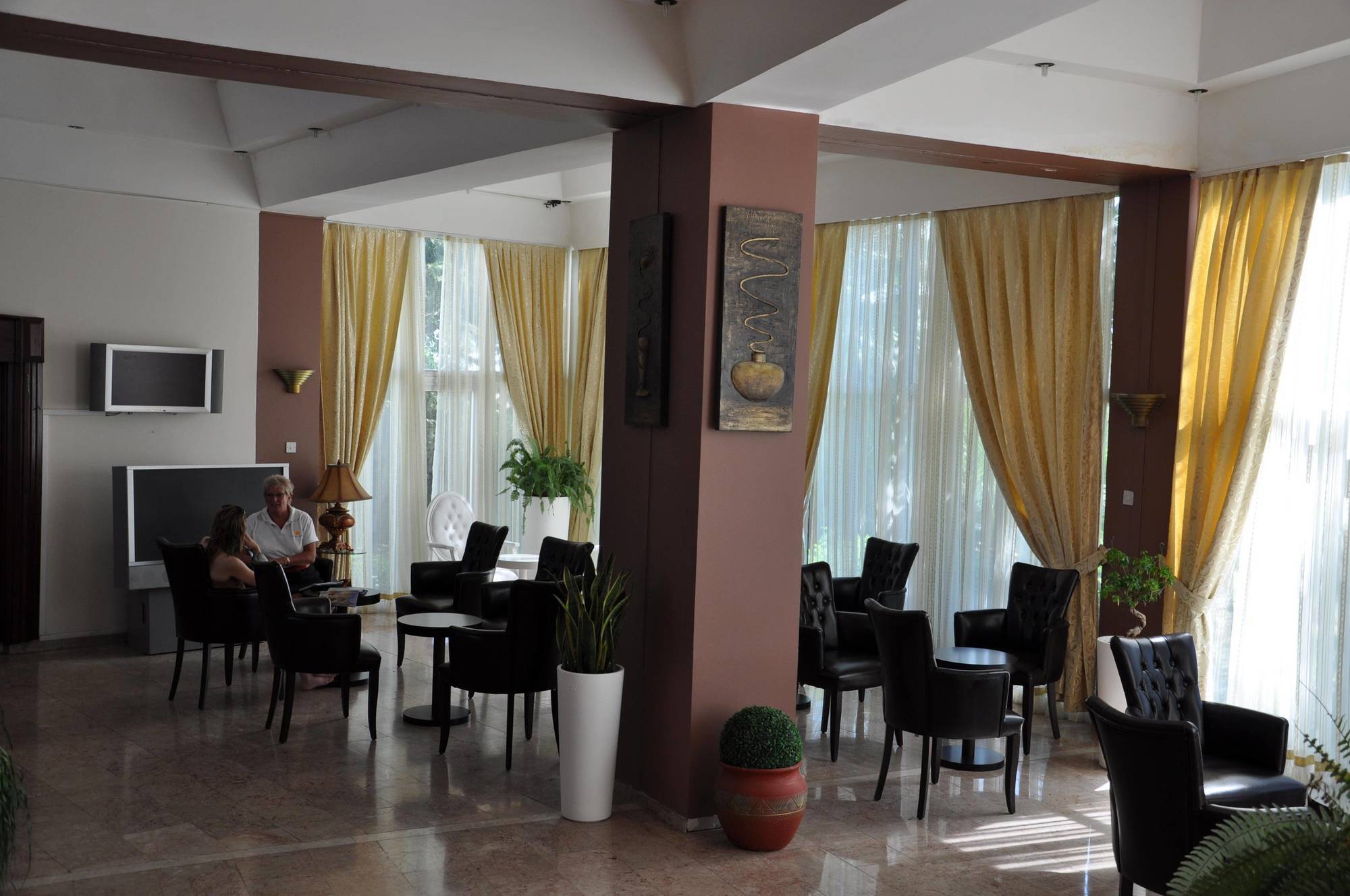 Sempati Hotel Lapithos  Exteriör bild